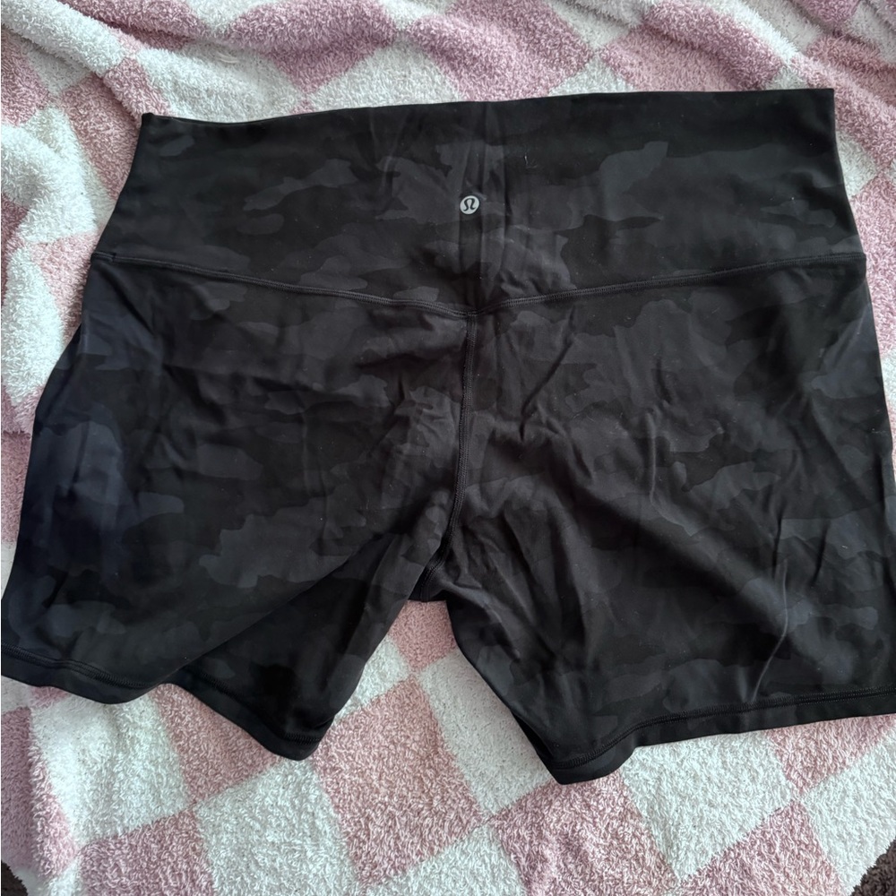 Size 20 lululemon align short 6” camo
